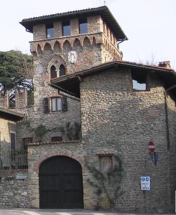 torre_castello_gorlegr.jpg (35645 bytes)
